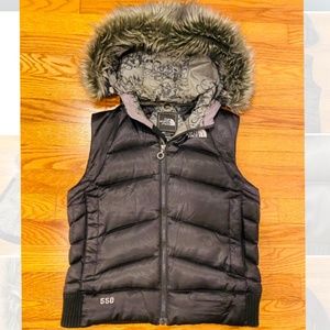 North Face 550 Down Vest Size XS